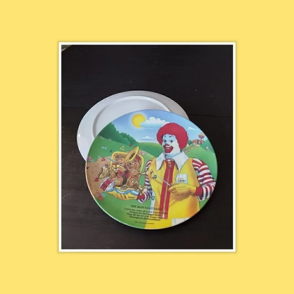 1989 (2) MCDONALD'S ADVERTISING THE MCNUGGET BAND PLASTIC PLATE